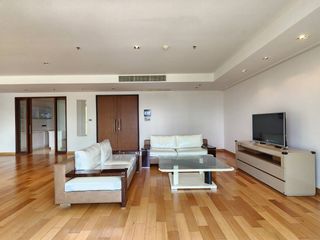 For rent 4 ベッドルーム condo in Khlong Toei, Bangkok