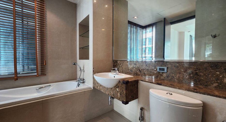 Condo en alquiler de 4 habitaciones en Khlong Toei, Bangkok