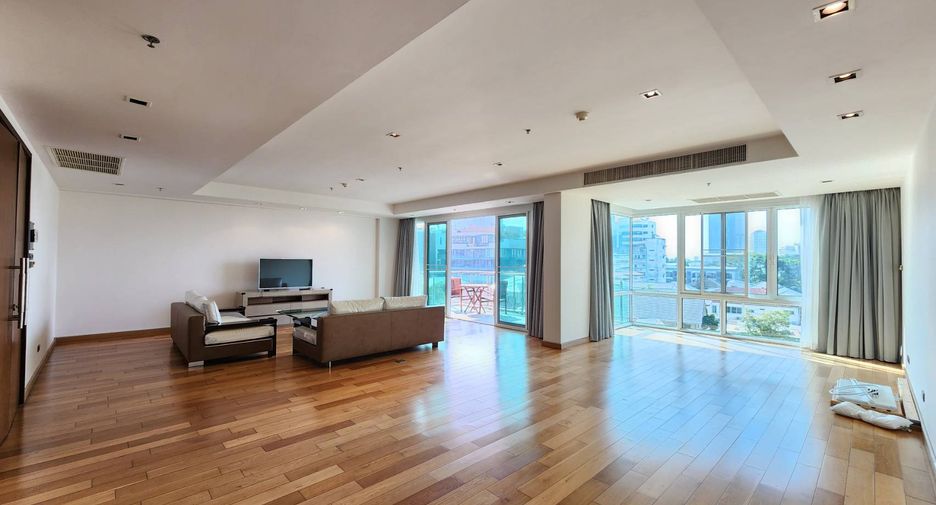 Condo en alquiler de 4 habitaciones en Khlong Toei, Bangkok