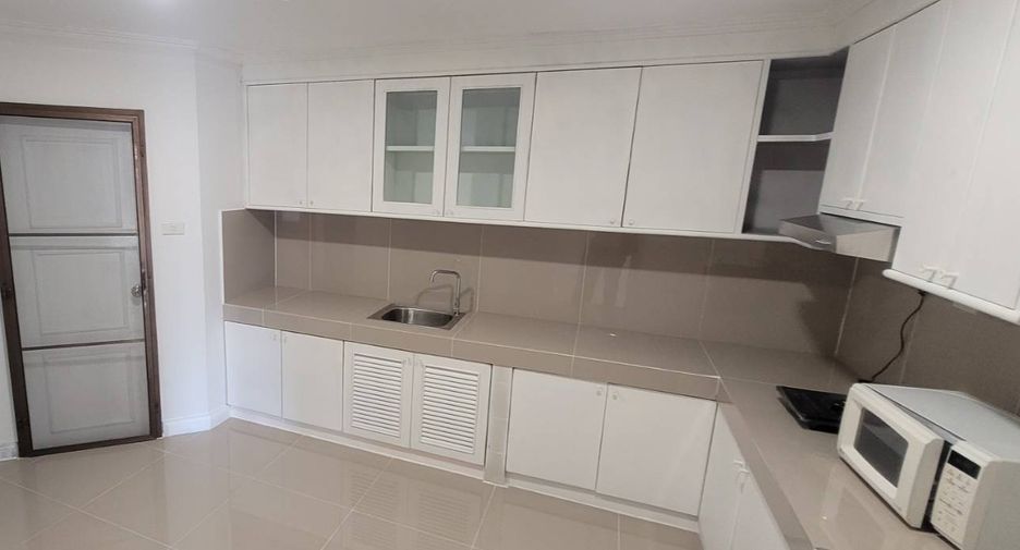 Wohnung zur Miete mit 2 Zimmer in Watthana, Bangkok
