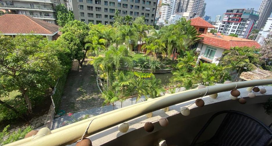 For rent 2 bedrooms condo in Khlong Toei, Bangkok