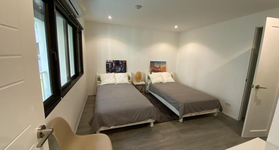 For rent 2 bedrooms condo in Khlong Toei, Bangkok