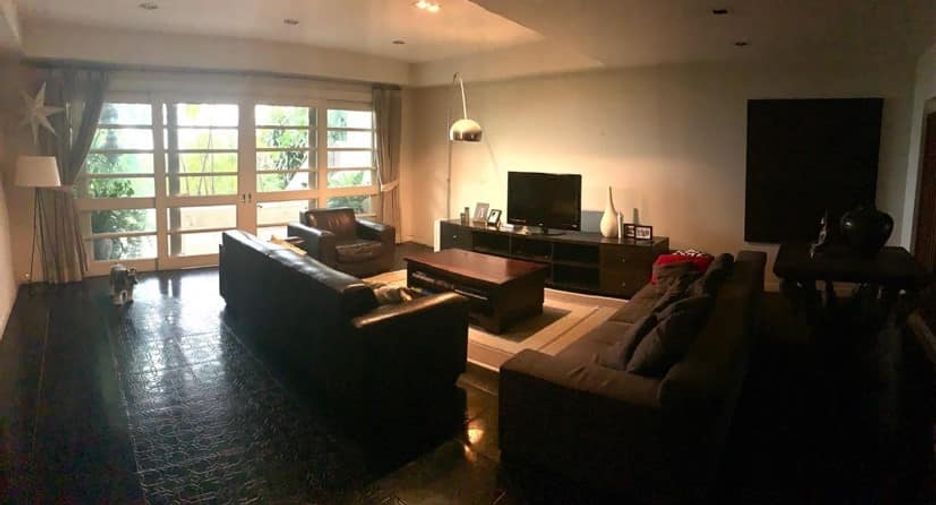 For rent 2 bedrooms townhouse in Watthana, Bangkok