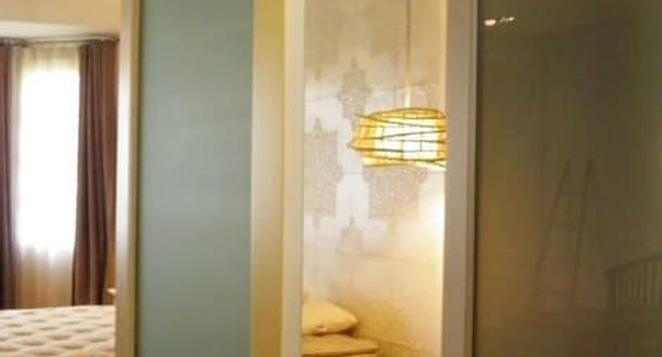 For rent 2 bedrooms townhouse in Watthana, Bangkok