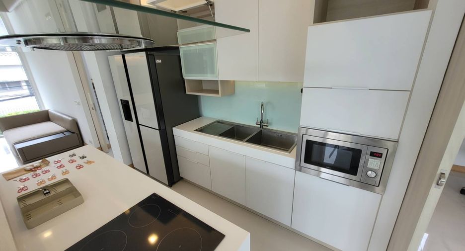 For rent 3 bedrooms house in Watthana, Bangkok