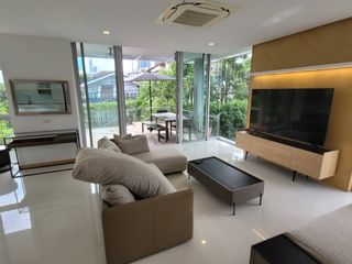 For rent 3 bedrooms house in Watthana, Bangkok
