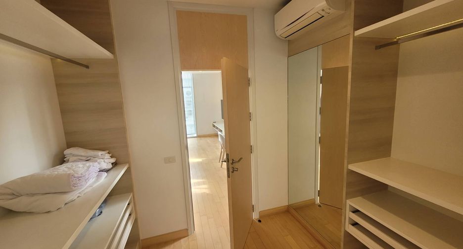 For rent 3 bedrooms house in Watthana, Bangkok
