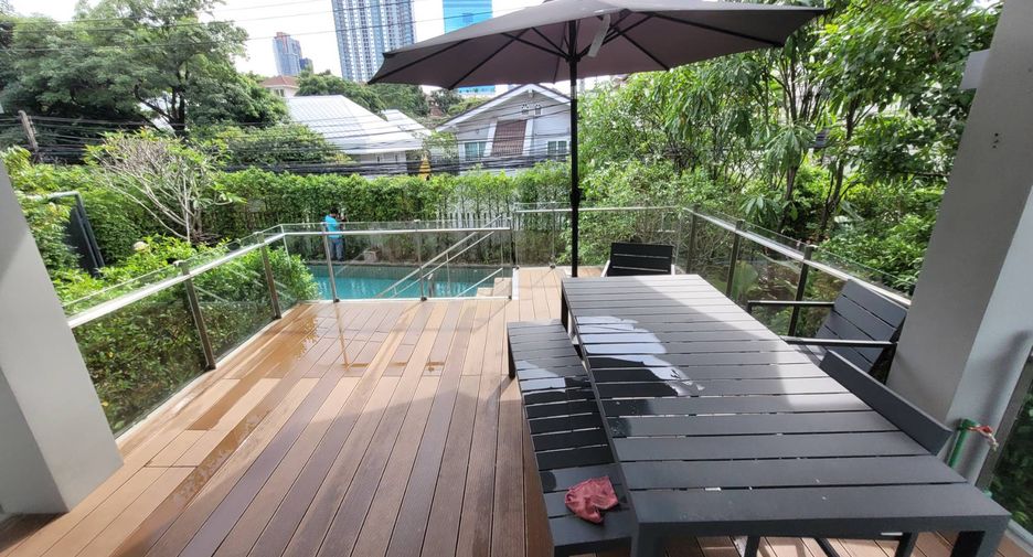 For rent 3 bedrooms house in Watthana, Bangkok