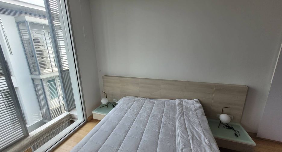 For rent 3 bedrooms house in Watthana, Bangkok