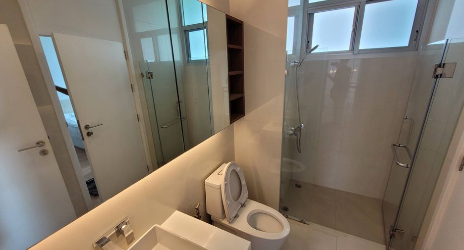 For rent 3 bedrooms house in Watthana, Bangkok