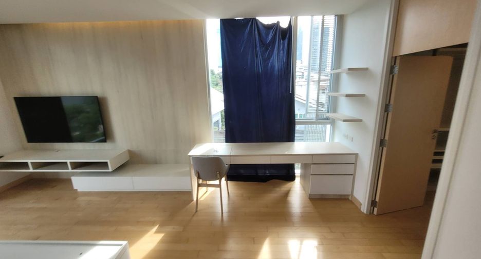 For rent 3 bedrooms house in Watthana, Bangkok