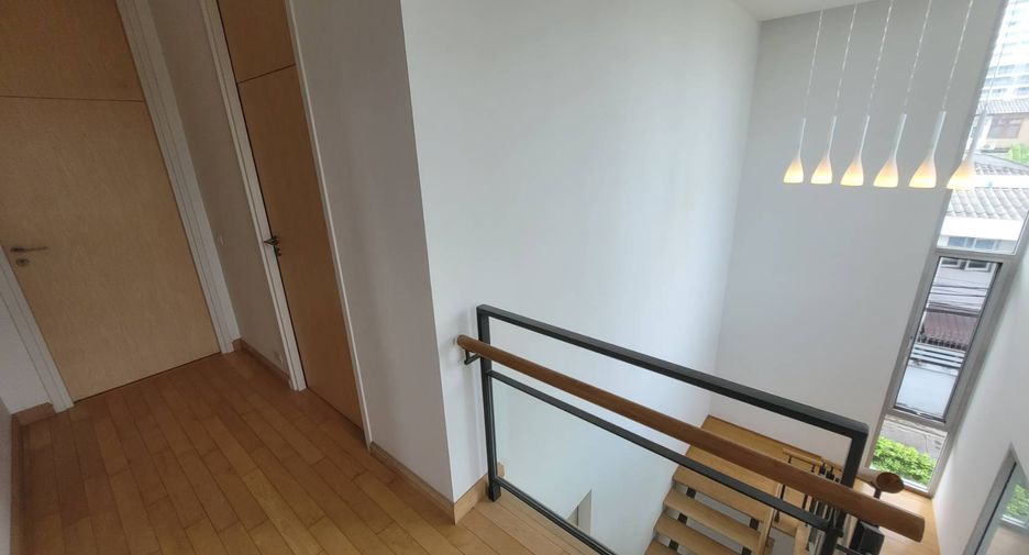 For rent 3 bedrooms house in Watthana, Bangkok