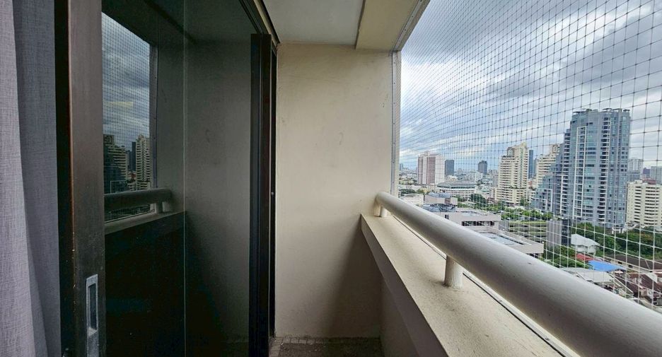 À louer 2 chambres condo à Khlong Toei, Bangkok