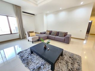 Condo en alquiler de 3 habitaciones en Watthana, Bangkok