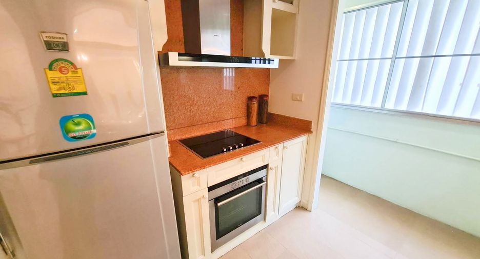 For rent 3 bedrooms condo in Sathon, Bangkok