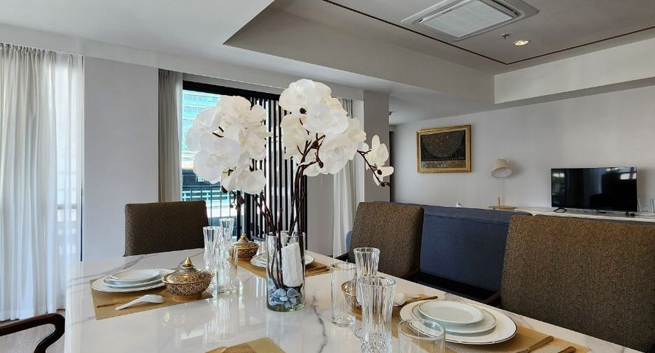 For rent 3 bedrooms condo in Sathon, Bangkok