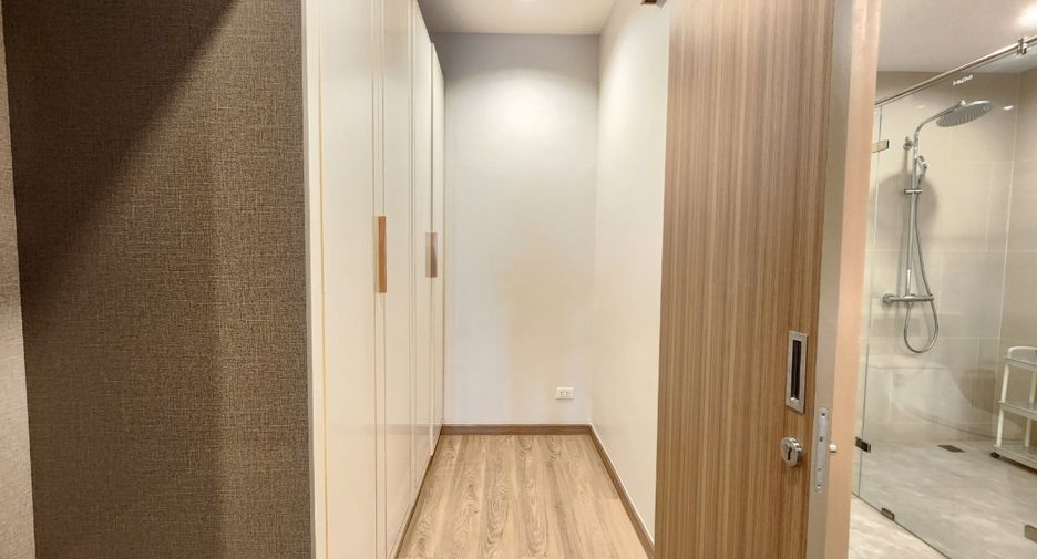 For rent 3 bedrooms condo in Sathon, Bangkok