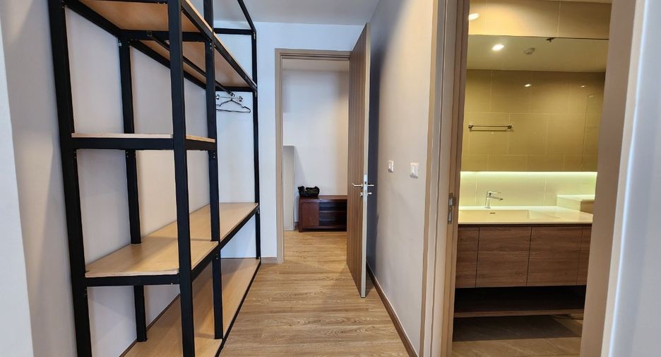 For rent 3 bedrooms condo in Sathon, Bangkok