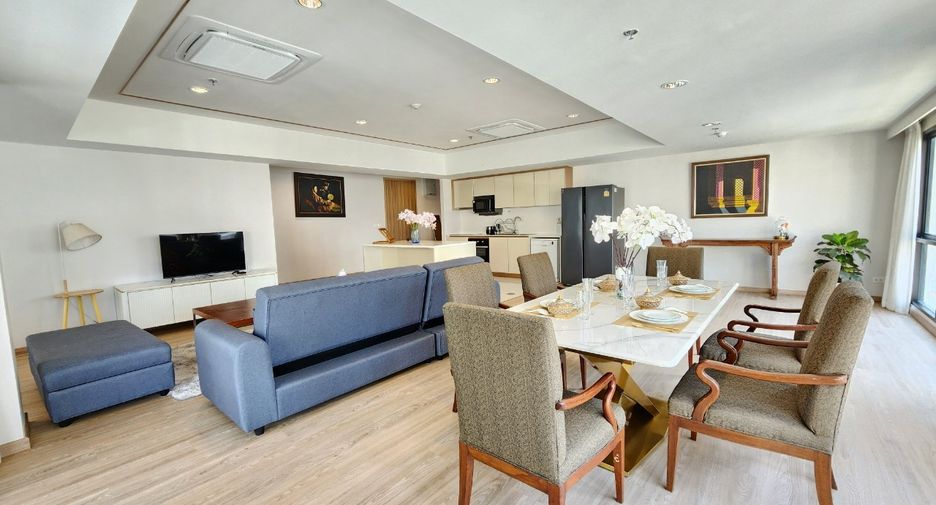 For rent 3 bedrooms condo in Sathon, Bangkok