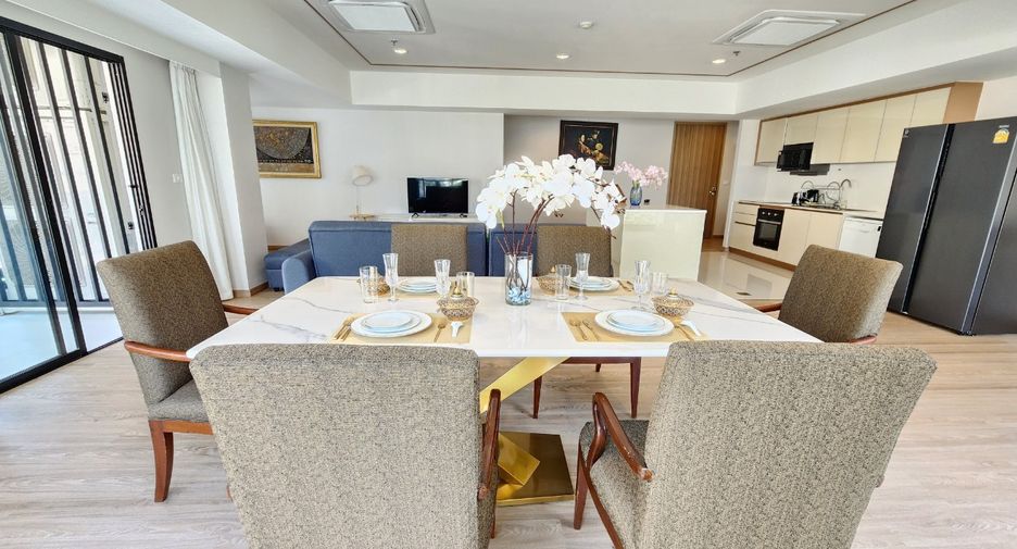 For rent 3 bedrooms condo in Sathon, Bangkok