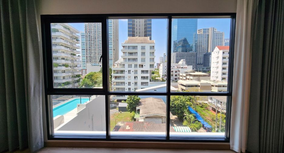 For rent 3 bedrooms condo in Sathon, Bangkok