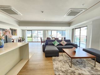 For rent 3 bedrooms condo in Sathon, Bangkok