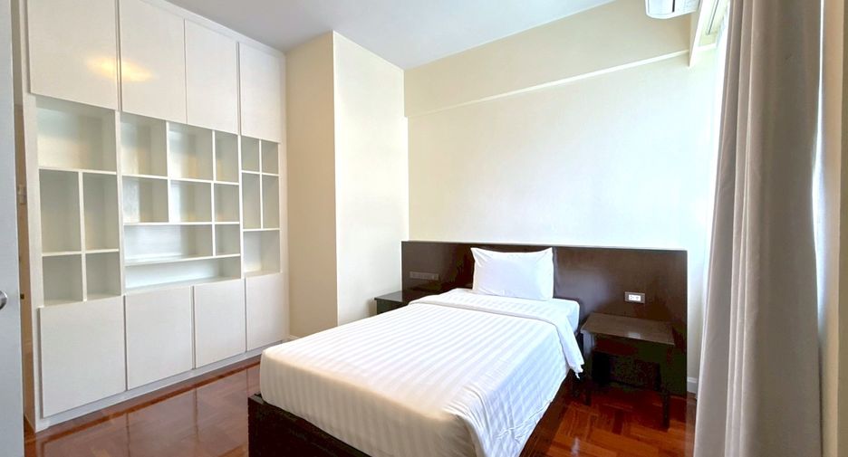 À louer 4 chambres condo à Khlong Toei, Bangkok