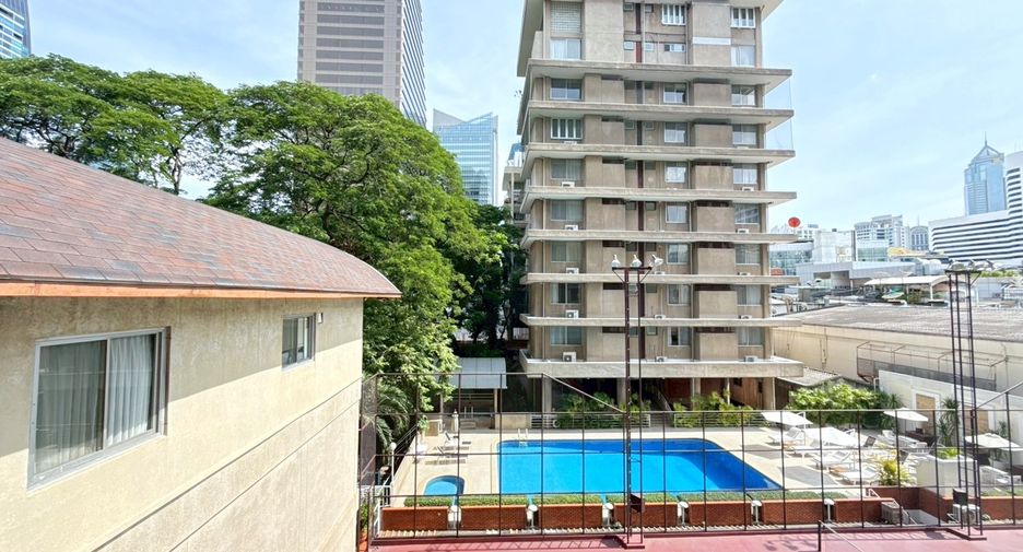 À louer 4 chambres condo à Khlong Toei, Bangkok