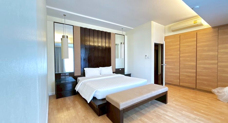 À louer 4 chambres condo à Khlong Toei, Bangkok
