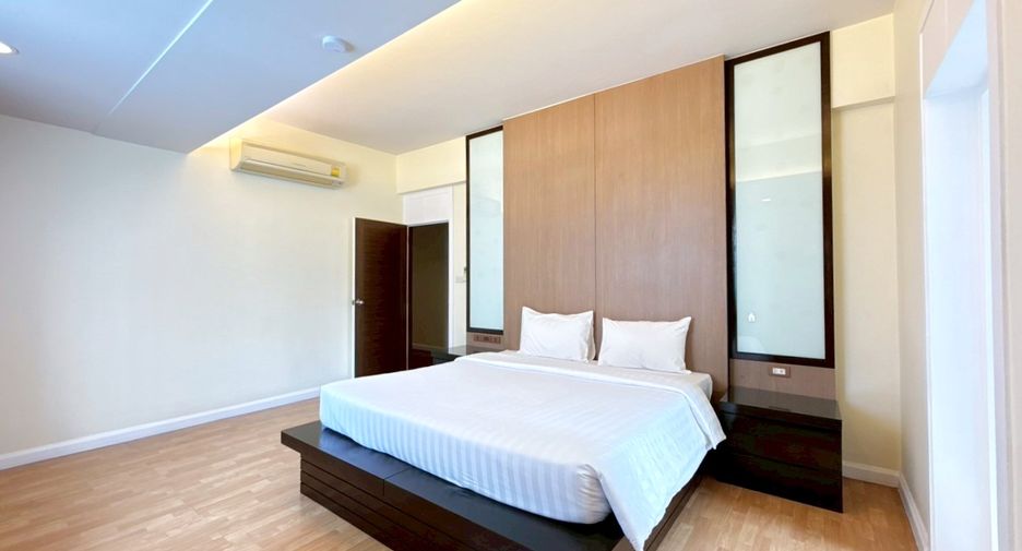 À louer 4 chambres condo à Khlong Toei, Bangkok