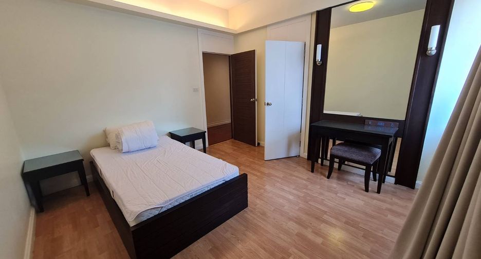 À louer 4 chambres condo à Khlong Toei, Bangkok