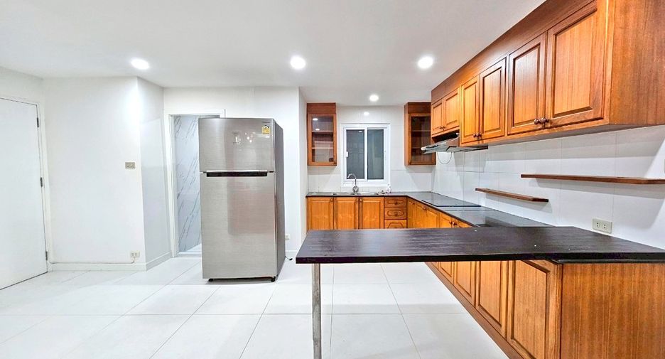 Condo en alquiler de 2 habitaciones en Khlong Toei, Bangkok