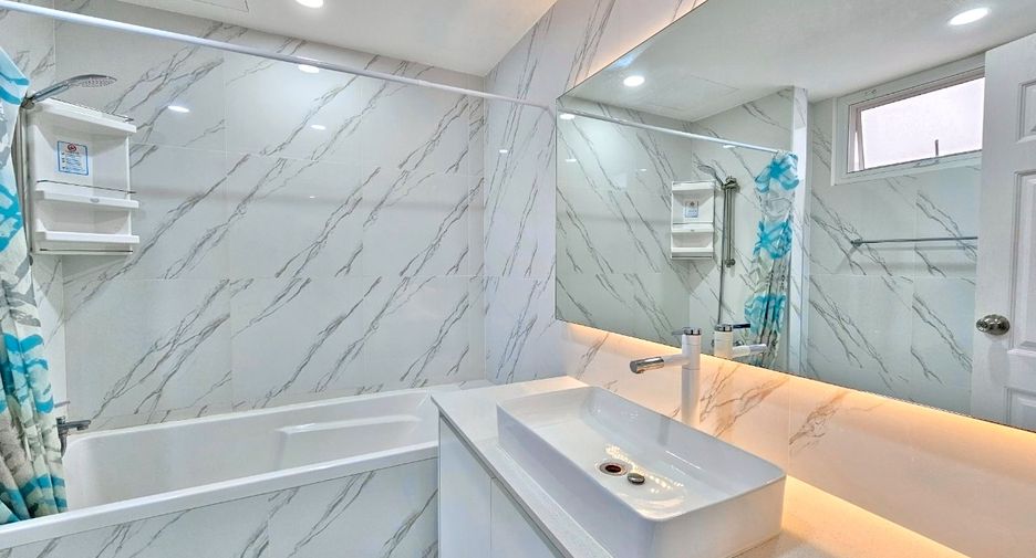 Condo en alquiler de 2 habitaciones en Khlong Toei, Bangkok