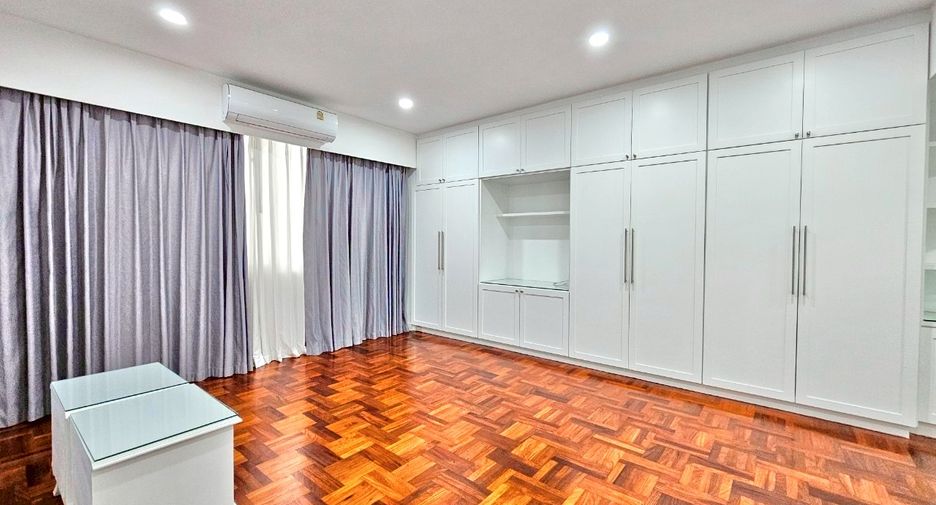 Condo en alquiler de 2 habitaciones en Khlong Toei, Bangkok