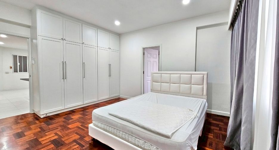 Condo en alquiler de 2 habitaciones en Khlong Toei, Bangkok
