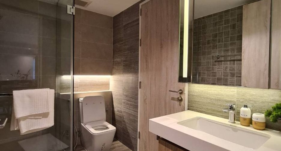 Condo en alquiler de 3 habitaciones en Khlong Toei, Bangkok