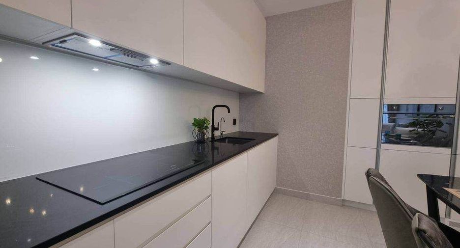 Condo en alquiler de 2 habitaciones 