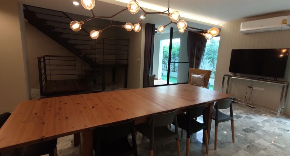 For rent 3 bedrooms condo in Watthana, Bangkok