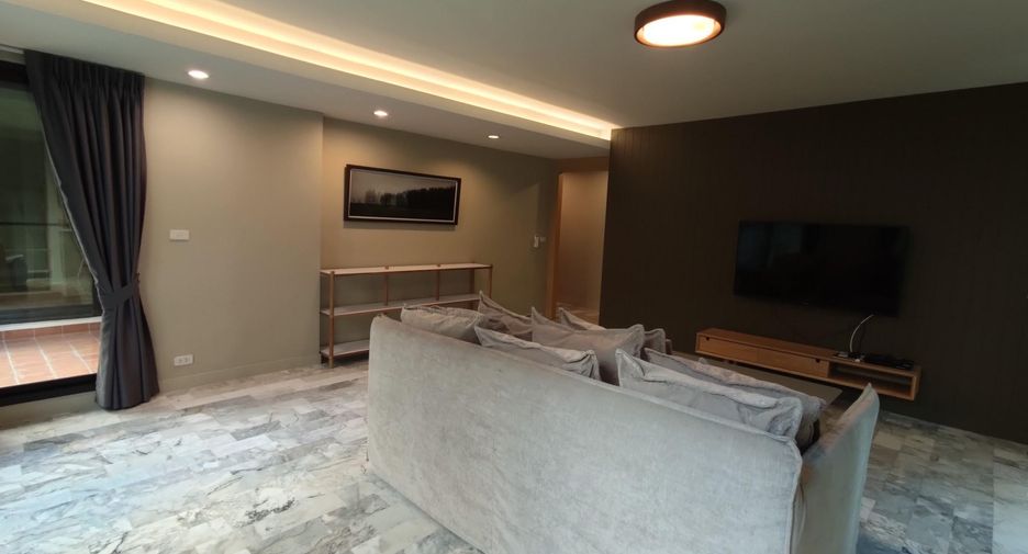 For rent 3 bedrooms condo in Watthana, Bangkok