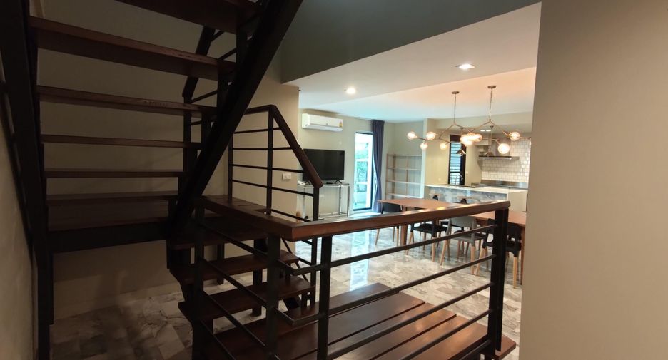 For rent 3 bedrooms condo in Watthana, Bangkok