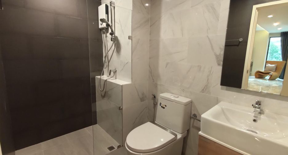 For rent 3 bedrooms condo in Watthana, Bangkok