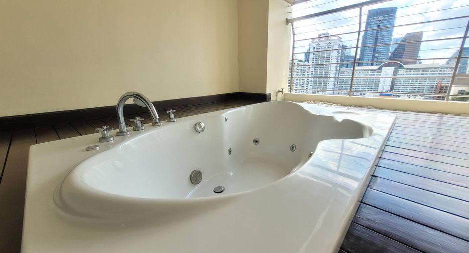 Condo en alquiler de 2 habitaciones en Watthana, Bangkok