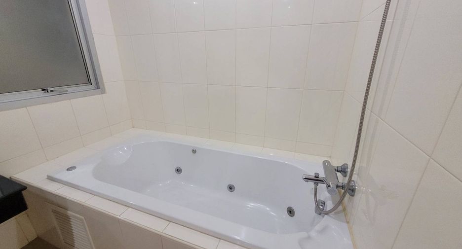 Condo en alquiler de 2 habitaciones en Watthana, Bangkok