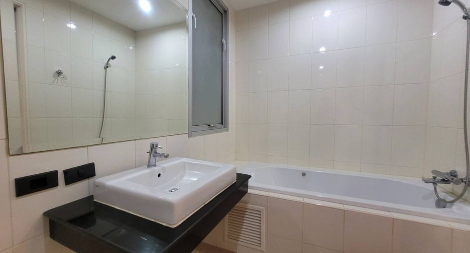 Condo en alquiler de 2 habitaciones en Watthana, Bangkok