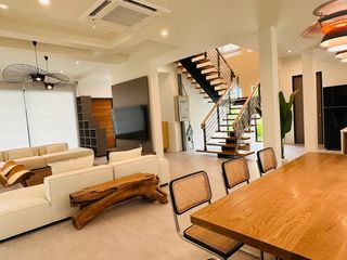 Haus zur Miete mit 3 Zimmer in Khlong Toei, Bangkok