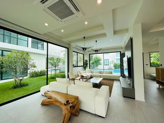 Haus zur Miete mit 3 Zimmer in Khlong Toei, Bangkok