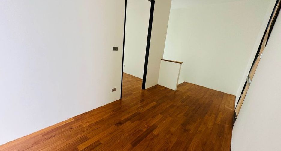 For rent 4 ベッドルーム house in Watthana, Bangkok