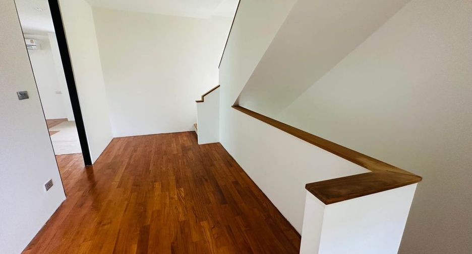 For rent 4 ベッドルーム house in Watthana, Bangkok