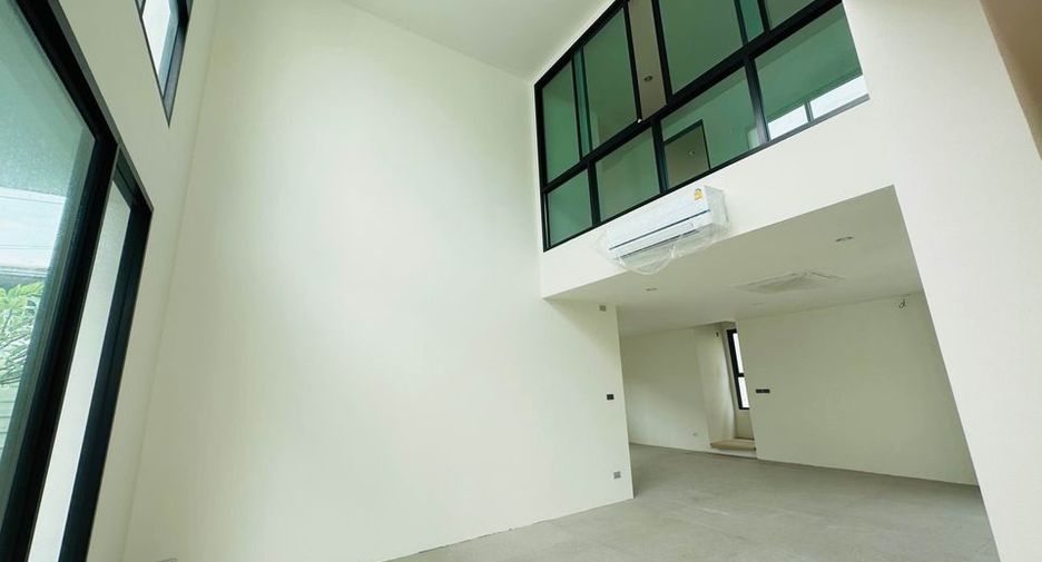For rent 4 ベッドルーム house in Watthana, Bangkok