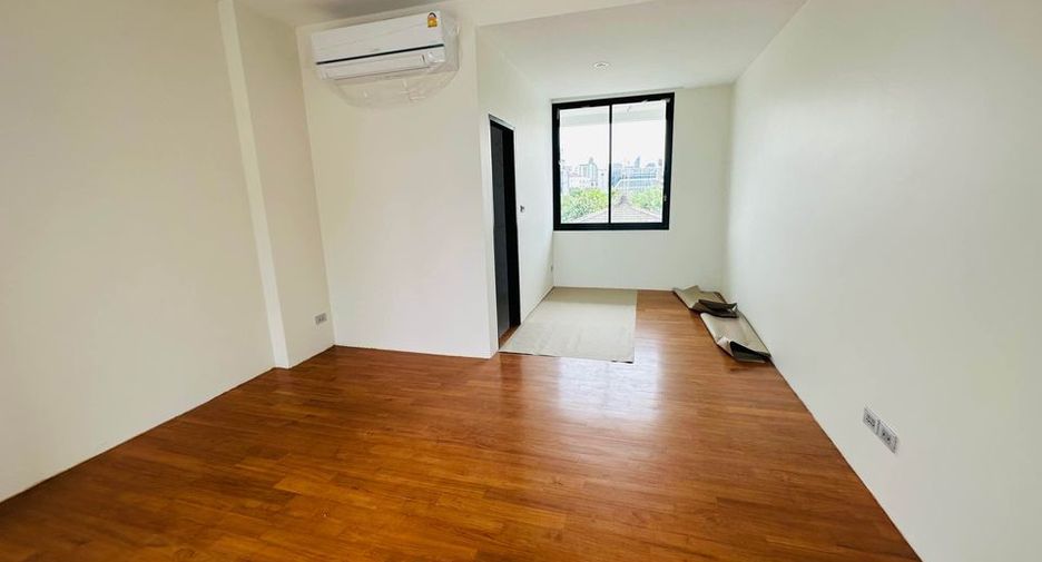 For rent 4 ベッドルーム house in Watthana, Bangkok